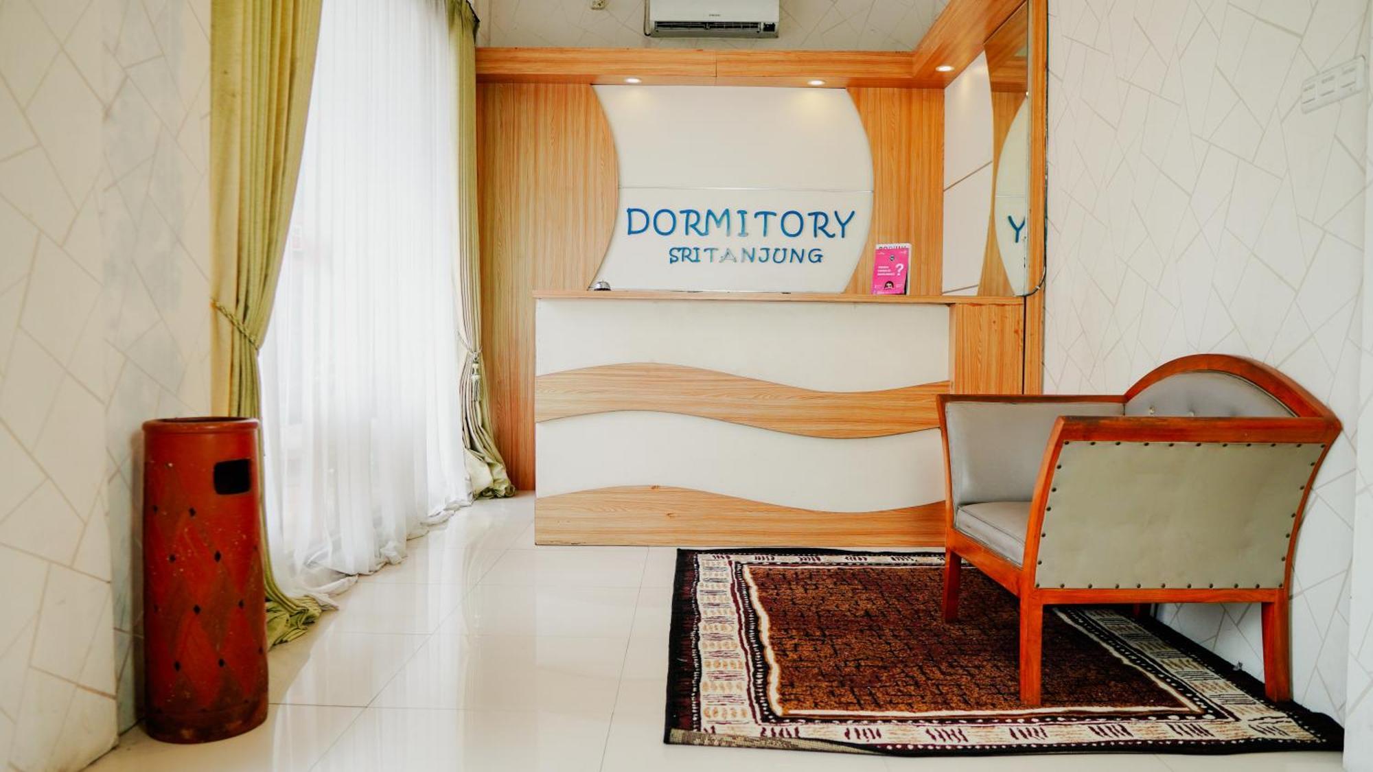 Dormitory Tourism Sritanjung Banyuwangi By Gajahsora Management 외부 사진