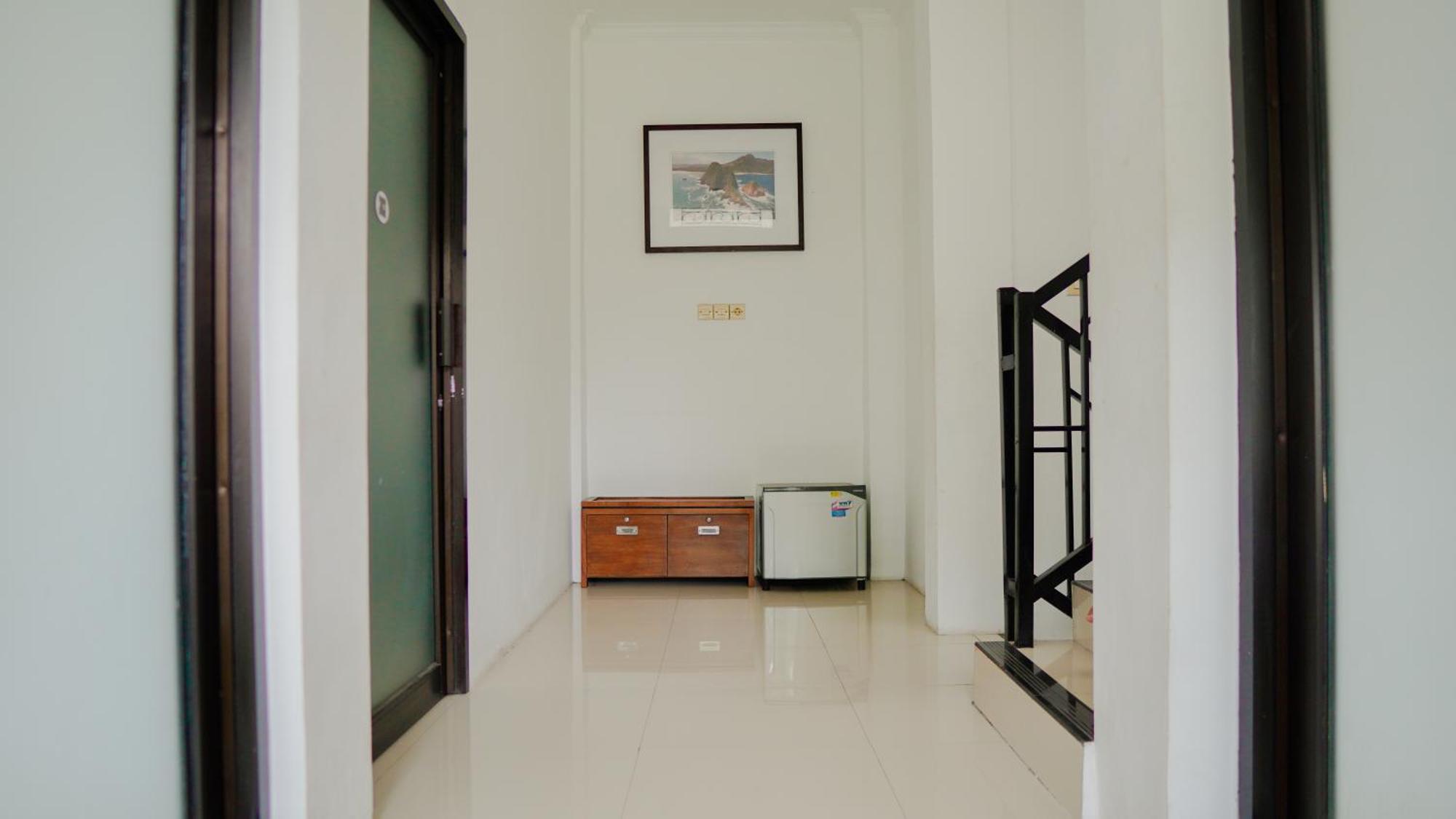 Dormitory Tourism Sritanjung Banyuwangi By Gajahsora Management 외부 사진