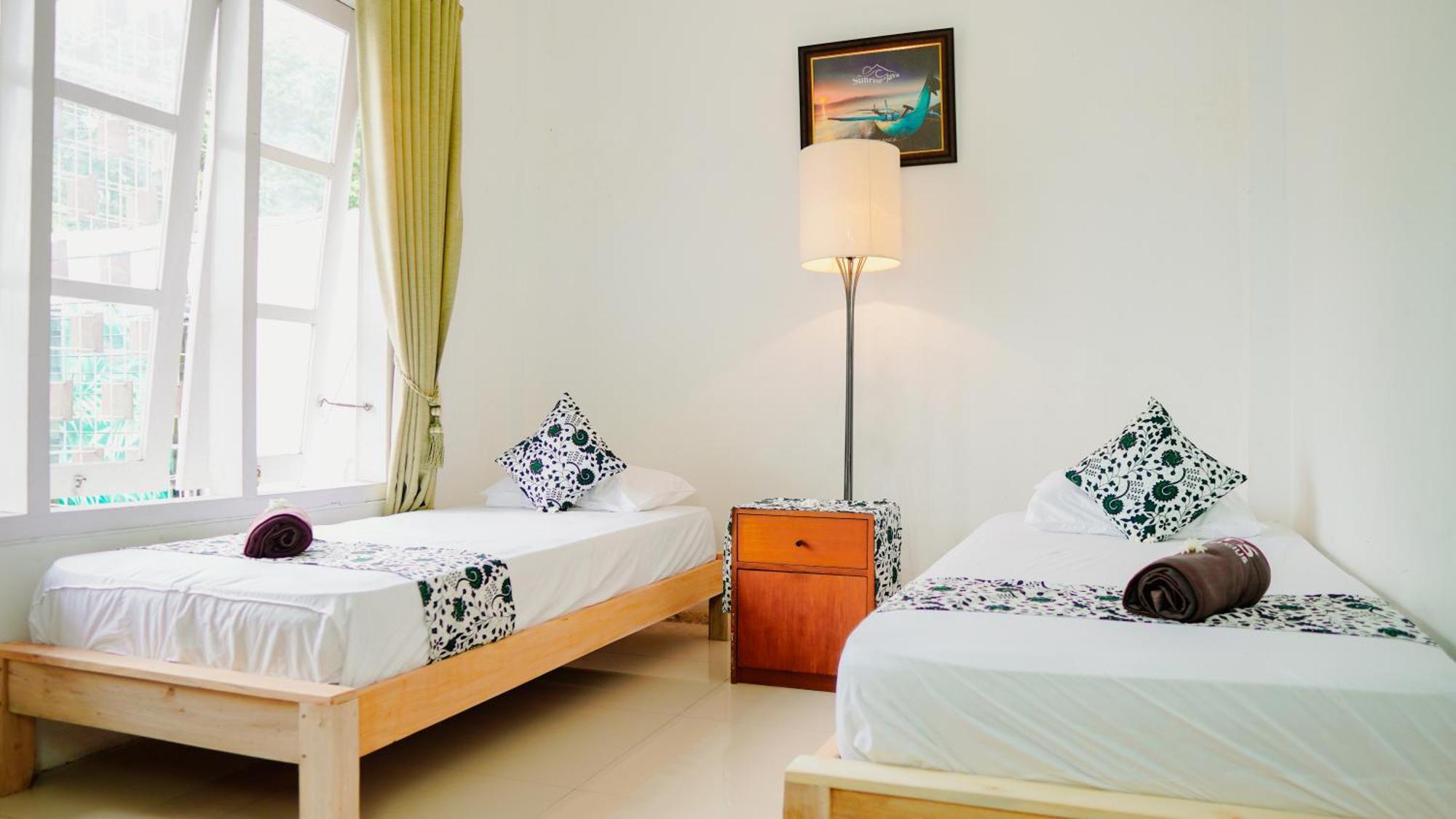 Dormitory Tourism Sritanjung Banyuwangi By Gajahsora Management 외부 사진